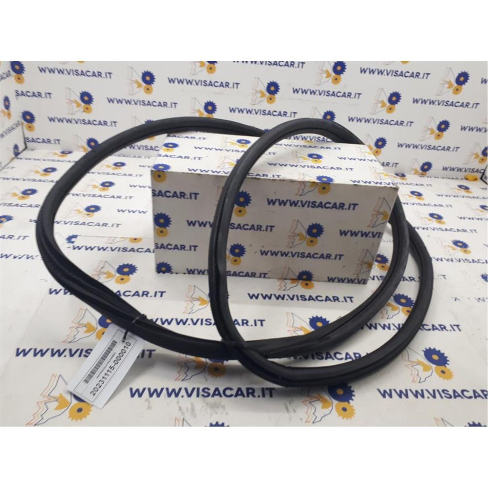 Guarnizione Anteriore Porta Anteriore Destro Usato Dal 2013 Al 2016 Peugeot 208 «I» (2015)