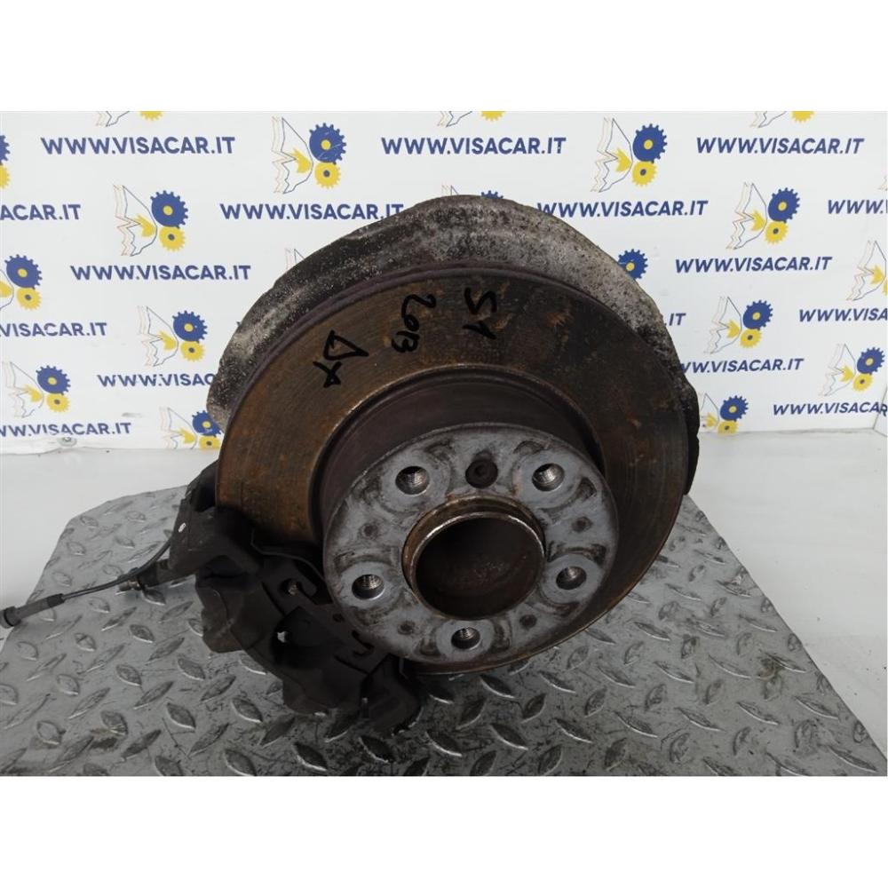 Mozzo Ruota Anteriore Destro Usato Bmw Serie 1 «F20» Berlina (2012)