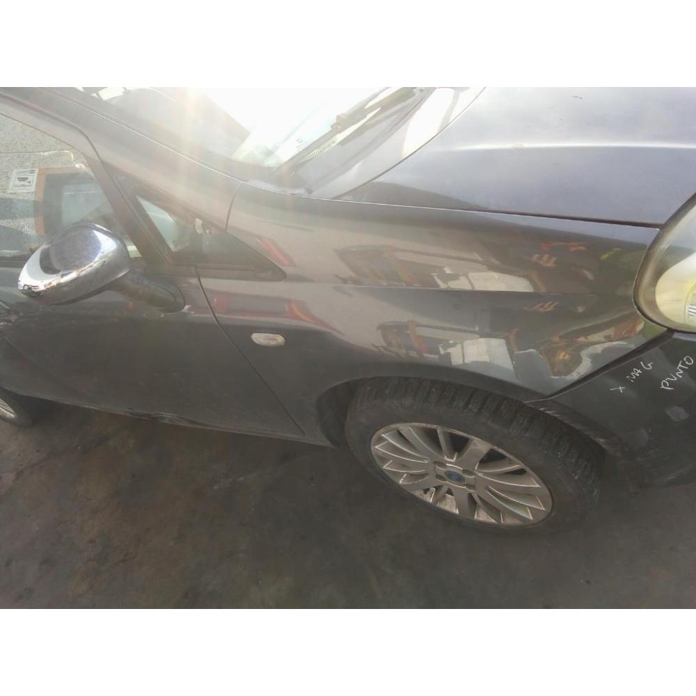 Parafango Anteriore Destro Usato Dal 2009 Al 2011 Fiat Punto Evo (2010)