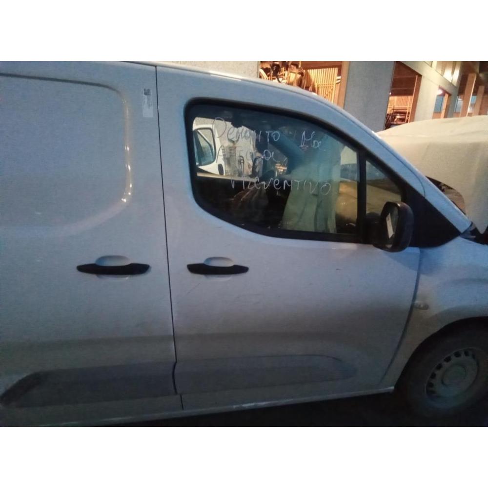 Porta Anteriore Destro Usato Dal 2022 Fiat Doblò «Iv» Cargo (2022)