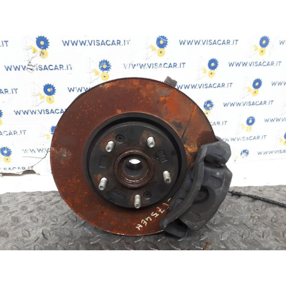 Mozzo Ruota Anteriore Destro Usato Dal 2010 Al 2015 Kia Sportage «Iii» (2010)