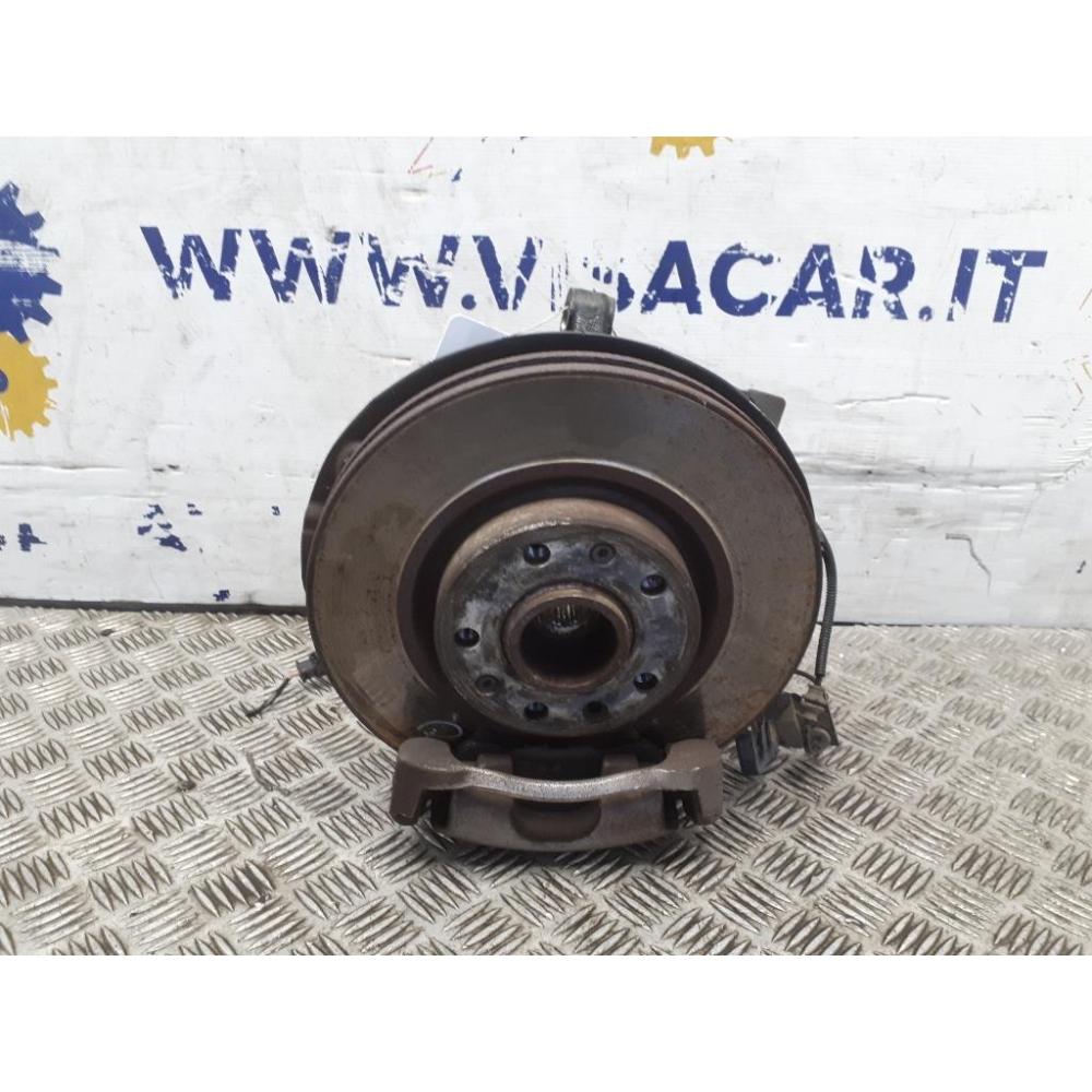Mozzo Ruota Anteriore Destro Usato Dal 2014 Al 2017 Peugeot 308 «Ii» Sw (2014)