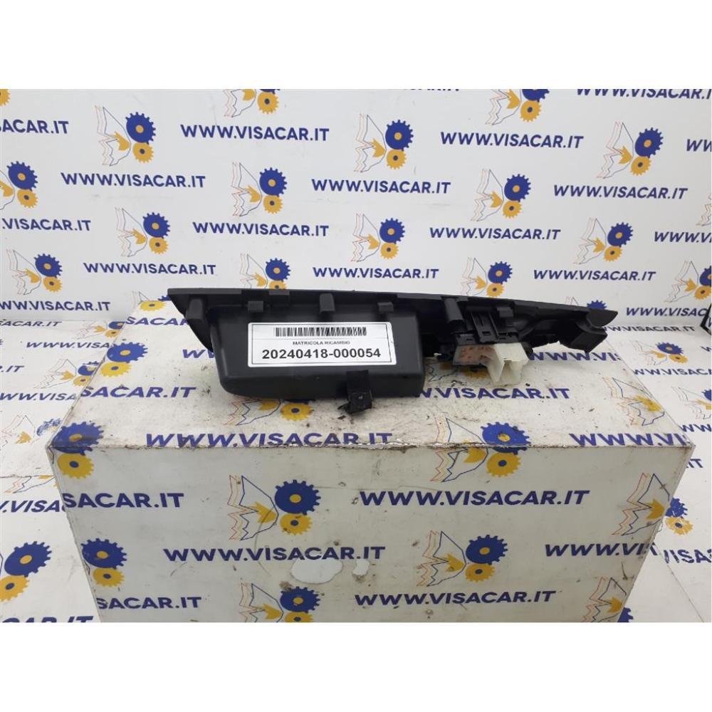 Pulsantiera Posteriore Dx Usato Dal 2014 Al 2018 Nissan Qashqai «Ii» (2014)